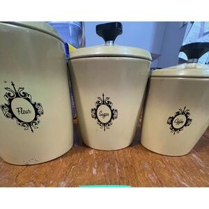 West Bend Harvest Gold 1970’s Vintage canister set.good condition. 3 pieces.